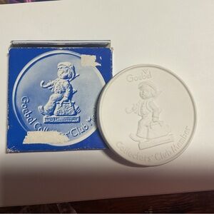 Hummel White Collectors' Club Member Plaque with Blue Box Art